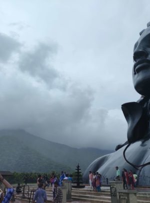 isha adhiyogi statue