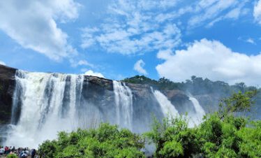 Athirappilly Water Falls - Valparai - Parambikulam Tour