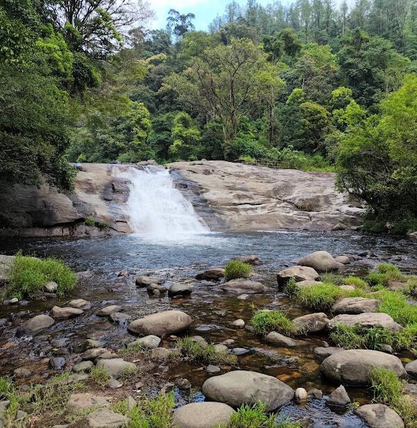 Chinna Kallar Falls Valparai