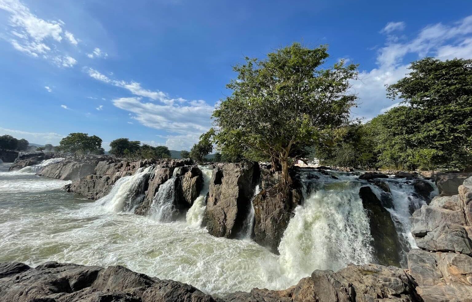 hogenakkal waterfalls